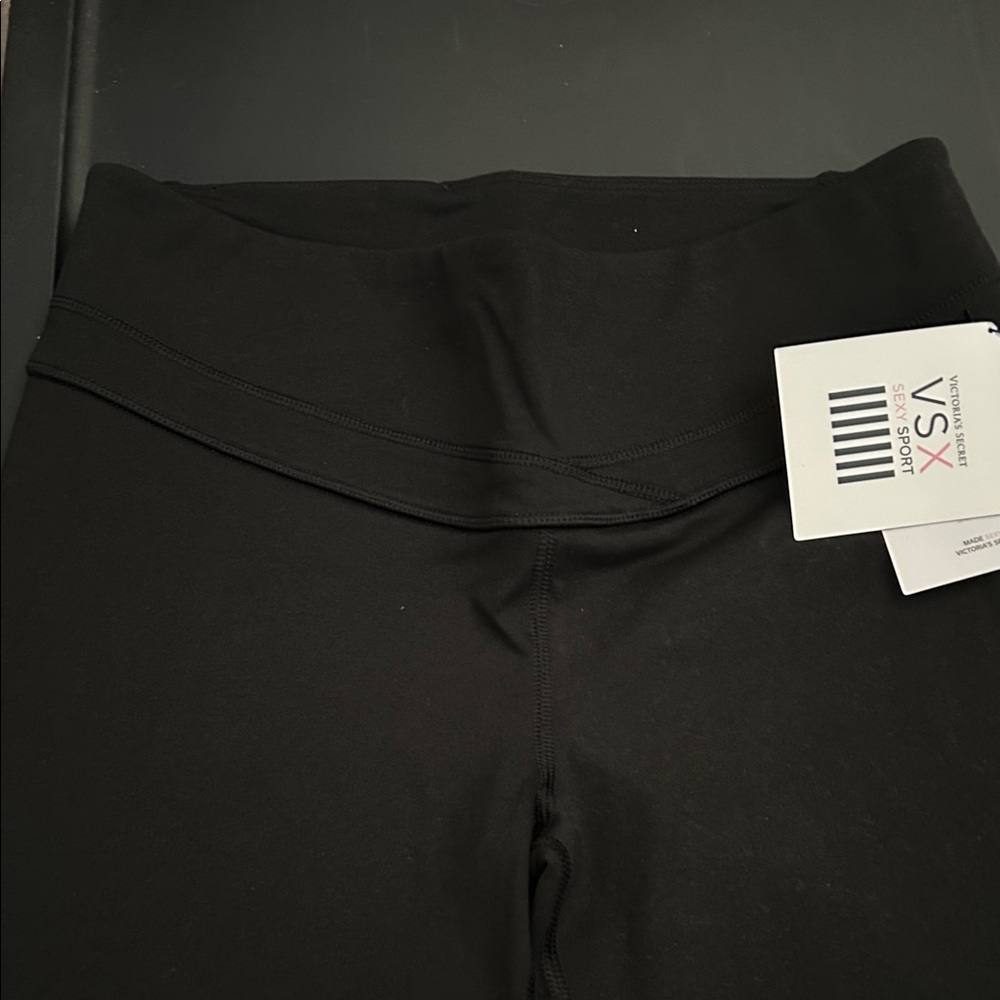 VSX - Victoria's Secret Capri Black Leggings